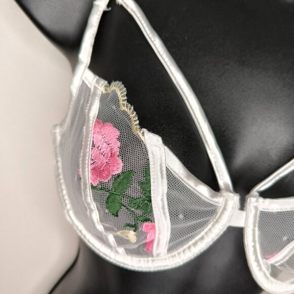 NWT Boutique Gorgeous Sexy Floral Embroidered Applique Mesh Lolita Bra S White - Picture 3 of 6